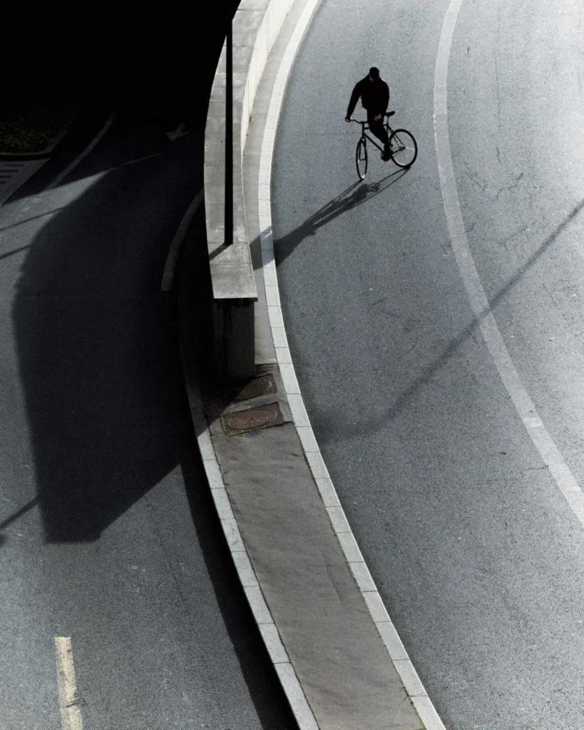 Overhead view of El Fakijoe following the curve of a concrete road